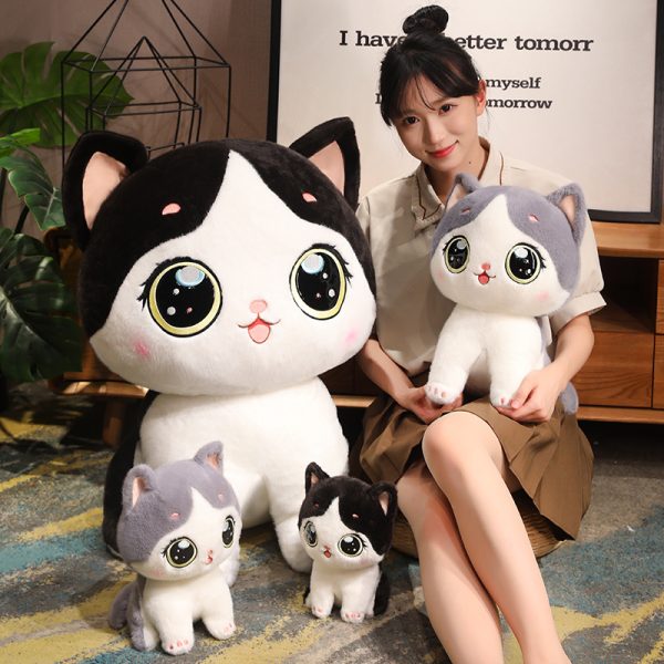 かわいい猫のぬいぐるみ お座り 小さな子猫 安心感を与える おもちゃ ギフト ベッドルーム インテリア - 画像 (3)