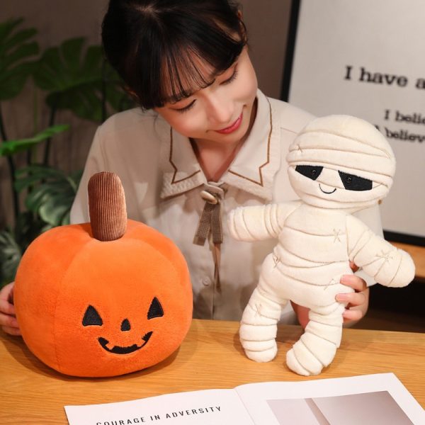 ハロウィンの不気味なカボチャのミイラぬいぐるみ – 楽しくて風変わりなぬいぐるみギフト - 画像 (3)